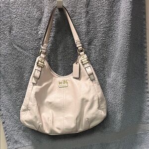 EUC Coach Madison Light Beige Leather Shoulder Bag with tag gold hardware